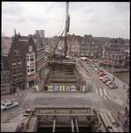 79027 Een bouwput en heimachine in de aanleg van de metro aan de Havenstraat.