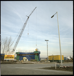 85313 Zicht op werkzaamheden voor de bouw van een windscherm langs het Calandkanaal door de firma Amco Bouw.