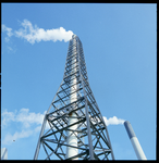 98303 Hoge toren bij het bedrijfspand van ARCO Chemie aan de Theemsweg en de Humberweg.