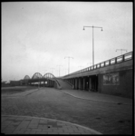AO-99 Stadionviaduct met links de West-Varkenoordseweg.