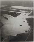 1969-694 Luchtopname van de British Petroleum Raffinaderij Nederland N.V. te Europoort aan de 6e Petroleumhaven ...