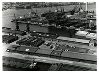 1974-1361 De Sint-Jobshaven en omgeving, vanaf de Euromast gezien, met op de voorgrond de Parkhaven. Op de achtergrond ...