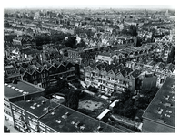 1977-2078 Overzicht vanaf het Unilever kantoorgebouw aan de Rochussenstraat van het binnenterrein tussen de ...