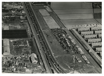 1977-620 Luchtopname van de woonwijk Groot IJsselmonde bij de Stadionweg, nabij het Sportdorp. Uit het westen.