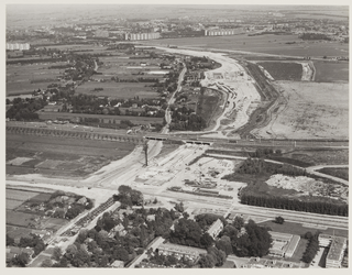 1979-2037 Luchtopname van de werkzaamheden voor de aanleg van de metrolijn Eendrachtsplein-Ommoord in Kralingen Oost. ...