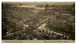 III-148-01 Overzicht vanaf de Sint-Laurenskerk van de Kolk met het spoorviaduct, rechts het Westnieuwland en op de ...