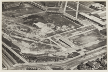 XIX-19-15 Luchtopname van het stadsdeel Dijkzigt met het bouwterrein voor het nieuwe Academisch ziekenhuis (Dijkzigt ...