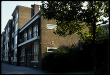 112 Dubbele woning van twee lagen ontworpen architecten- en ingenieursbureau Vermeer en Van Herwaarden tussen 1949 en ...