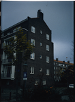 1581 Woningbouwcomplex met portiekflats aan de Chris Bennekerslaan 35-48 en de Robert Baeldestraat is gerealiseerd in ...