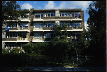 1649 Woningbouwcomplex met portiekflats gebouwd in 1951-1955 naar ontwerp van R.D van Andel en S.J. van Embden, ...