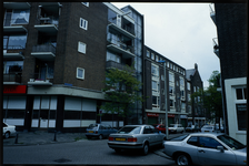 222 Bedrijfsruimte en woningen aan de Kortebrantstraat 3-7 op de hoek met de Lombardkade in Rubroek, gebouwd in ...