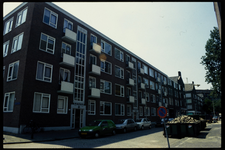 226 Woningbouwcomplex met portiekflats aan de Van Alkemadestraat, Hoveniersstraat 1-13 en Jan van Loonslaan in Rubroek, ...