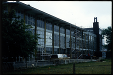 351 Achterzijde van het monumentale pand van de Fabriek Tollens & Co ontworpen door architect J.H. van den Broek in ...