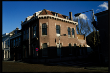380 Pand aan de Overschiese Dorpsstraat 70 op de hoek met de Rotterdamse Rijweg in Overschie.
