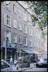 808 Woningbouw op de hoek van de Teilingerstraat 61 en de Vrouw-Jannestraat, tussen 1952 en 1953 gerealiseerd naar ...