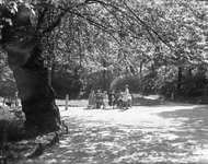 2002-1632 In het park.