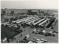 1969-1305 Opening nieuwe weekmarkt Prins Alexanderpolder aan de Jan Kwakplaats.