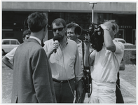 1969-1441 Filmopname voor de Erasmustentoonstelling. Camera: Pim Korver, interviewer: Ivo Blom.
