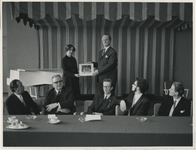 1969-584 Uitreiking nieuwe Zuiderkerk orgelplaat.