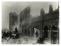 1970-491 De meubelfabriek Allan & Co. aan de Goudse Rijweg na een grote brand van 9 januari. Op de foto: ...