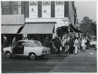 1971-2346 Conflict met de politie op de de hoek West van de Kruiskade en de Coolsestraat.