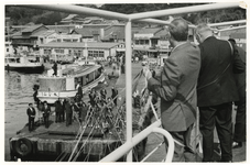 1971-634 Afscheid na het bezoek van de Rotterdamse delegatie aan Herado (Japan).