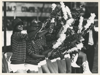 1979-2620 Voor het eerst treden bij een wedstrijd van Sparta cheerleaders op.