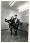 1993-3082 Karen de Bok en Mijke de Jong (rechts) in het toilet van Hotel Central tijdens het Film Festival Rotterdam.