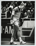 1994-1818 ABN-Amro tennistoernooi. De Duitse tennisser Boris Becker tijdens een wedstrijd in het Ahoy'complex.