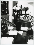 1994-3256 Rabbijn L.B. van de Kamp houdt zijn eerste rede als nieuwe rabbijn van de Joodse Gemeente Rotterdam.