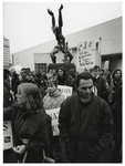 1995-1051 Herdenking Februari staking. Een herdenking van de Februari-staking is tevens een protest tegen het toenemend ...