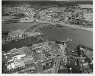1995-1538 Een blokkade van binnenvaartschepen op de Nieuwe Maas uit onvrede over de evenredige vrachtverdeling.