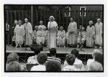 1998-326 Het Amerikaanse bejaardenkoor Forever Young geeft een concert in Rotterdam tijdens het jaarlijkse Rotterdam ...