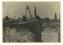 XXXIII-569-16-37 Gezicht op een puinruimerskeet aan de Boijmansstraat, Als gevolg van het Duitse bombardement van 14 ...