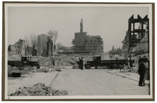 XXXIII-569-36-01-2 Restanten van gebouwen aan de Boomgaarddwarsstraat als gevolg van het Duitse bombardement van 14 mei ...