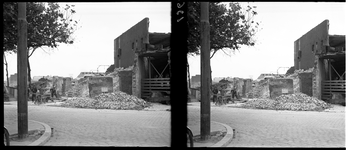 2008-9 Stereofoto. Restanten van gebouwen als gevolg van het bombardement van 14 mei 1940. Te zien is de omgeving van ...
