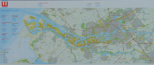 1991-570 Plattegrond van Rotterdam en het Europoortgebied met de havens en vermelding van de vestigingsplaats van ...
