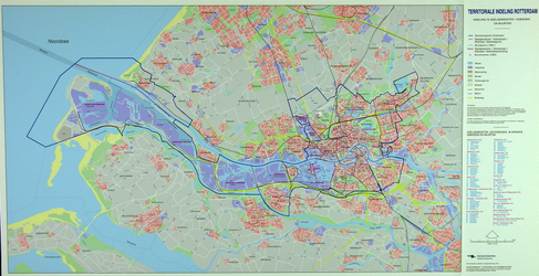 2004-647 Kaart van Rotterdam met een indeling in deelgemeente, gebieden en buurten