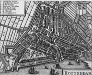 RI-23 Plattegrond van Rotterdam, `stadsdriehoek'; linksbover legenda (nrs. 1 tm 8), rechtsboven wapen van Rotterdam, ...