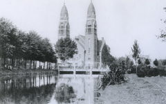 1968-2618 De Boezem naar de Koninginnekerk, uit het zuiden.