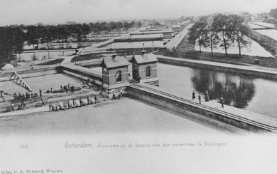 1968-2658 De bassins van de Drinkwaterleiding aan de Honingerdijk.