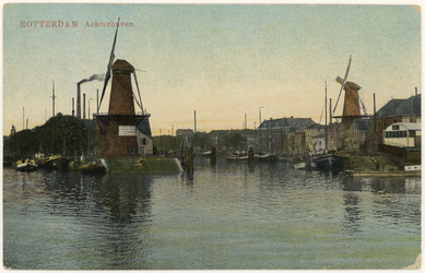 PBK-1 Voor- en Achterhaven. In het midden molen De Distilleerketel en rechts molen De Waakzaamheid.