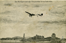 PBK-10332 De Antwerpse luchtvaartpionier Jan Olieslagers vliegt met zijn machine boven de Oudehaven. Links de Nieuwe ...