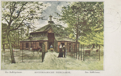 PBK-1934 Het buffelgebouw in de Rotterdamsche Diergaarde.