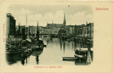 PBK-1983-1093 De noordzijde van de Zalmhaven, boven de panden van de Scheepstimmermanslaan de Sint-Ignatiuskerk, aan de ...