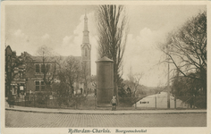 PBK-1983-1394 Boergoensevliet. Links de Wilhelminaschool en de Bethelkerk.