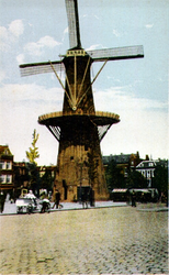 PBK-1987-1130 Gezicht op molen de Noord aan het Oostplein