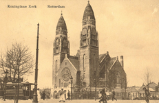 PBK-1987-898 Goudse Rijweg hoek Sophiakade met zicht op de Koninginnekerk aan de Boezemsingel, uit het zuidoosten.