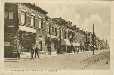 PBK-1993-207 Prins Hendrikstraat in Hoek van Holland. Links de Rietdijkstraat.