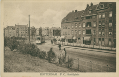 PBK-1994-42 P.C. Hooftplein. Ter hoogte van de tram is de Multatulistraat.